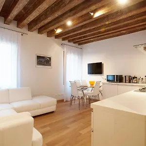 Apartamento The Lion's House Apt2, Venecia